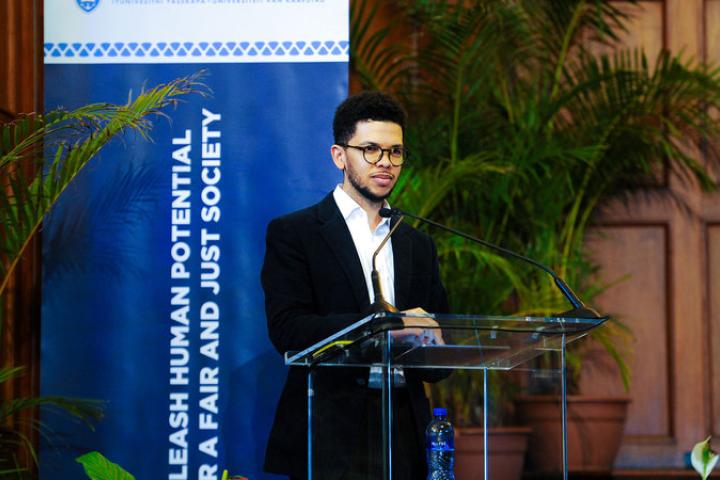 Dr Sizwe Mpofu-Walsh